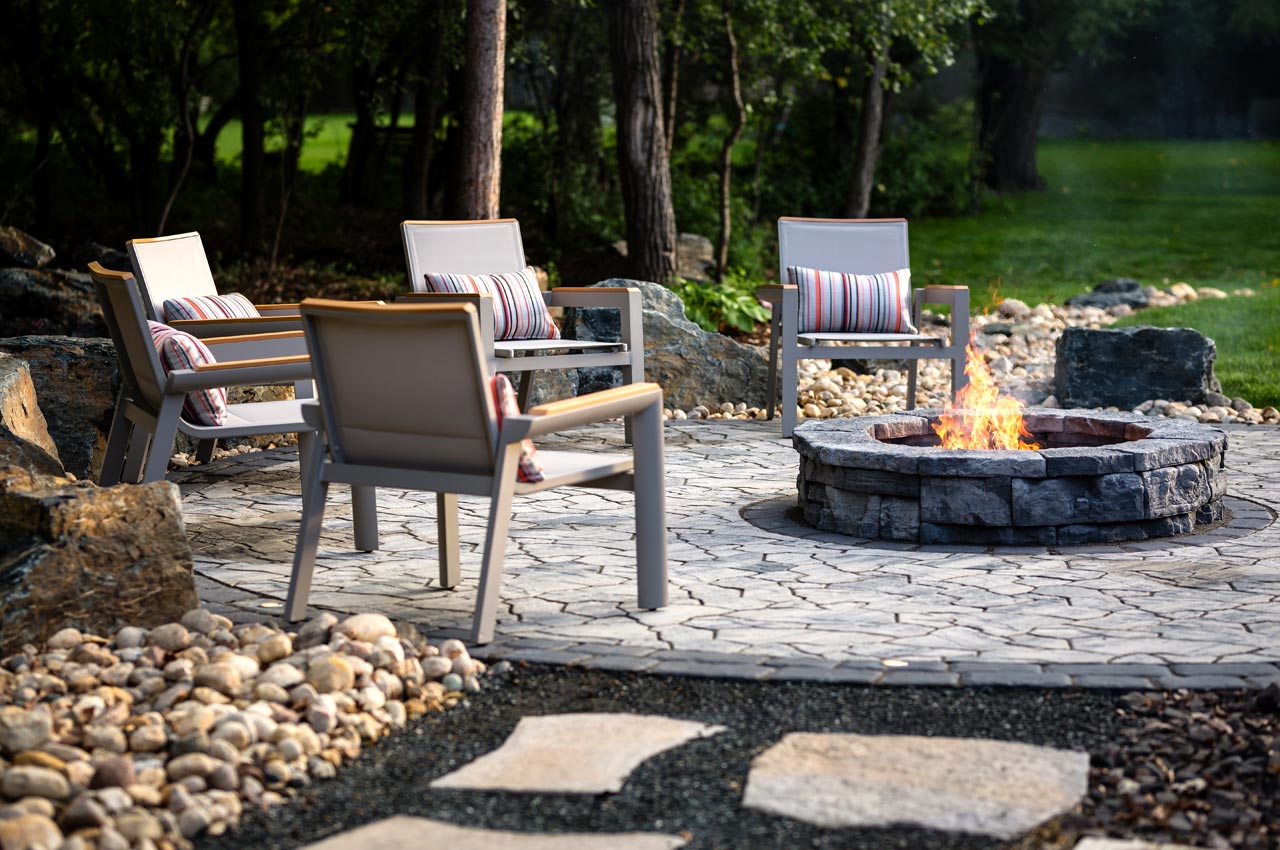 Mesa Flagstone Paver Patio with Belvedere Firepit and Cobble Border