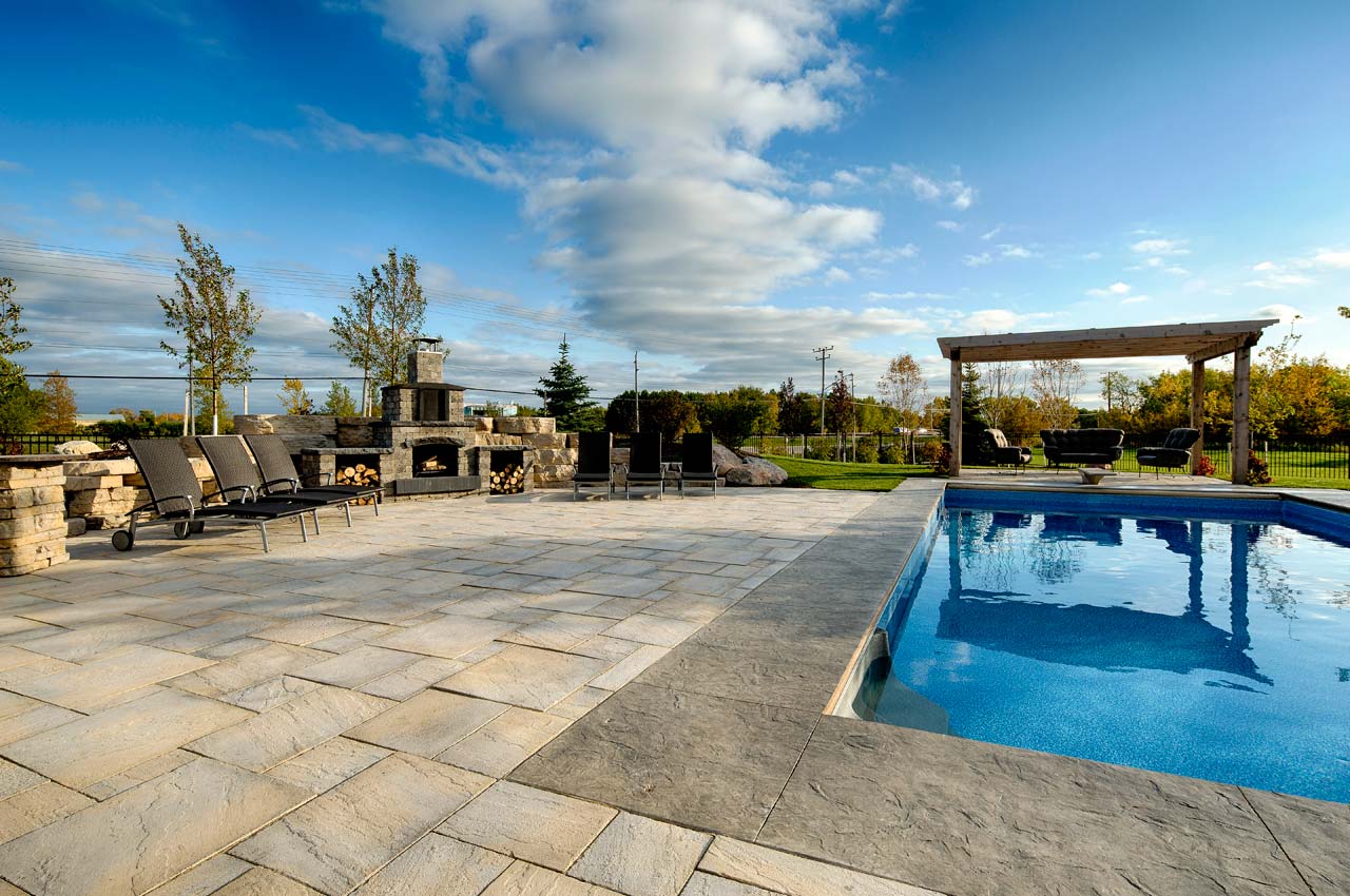 Rosetta Dimensional Flagstone Pool with Stone Oasis Fireplace